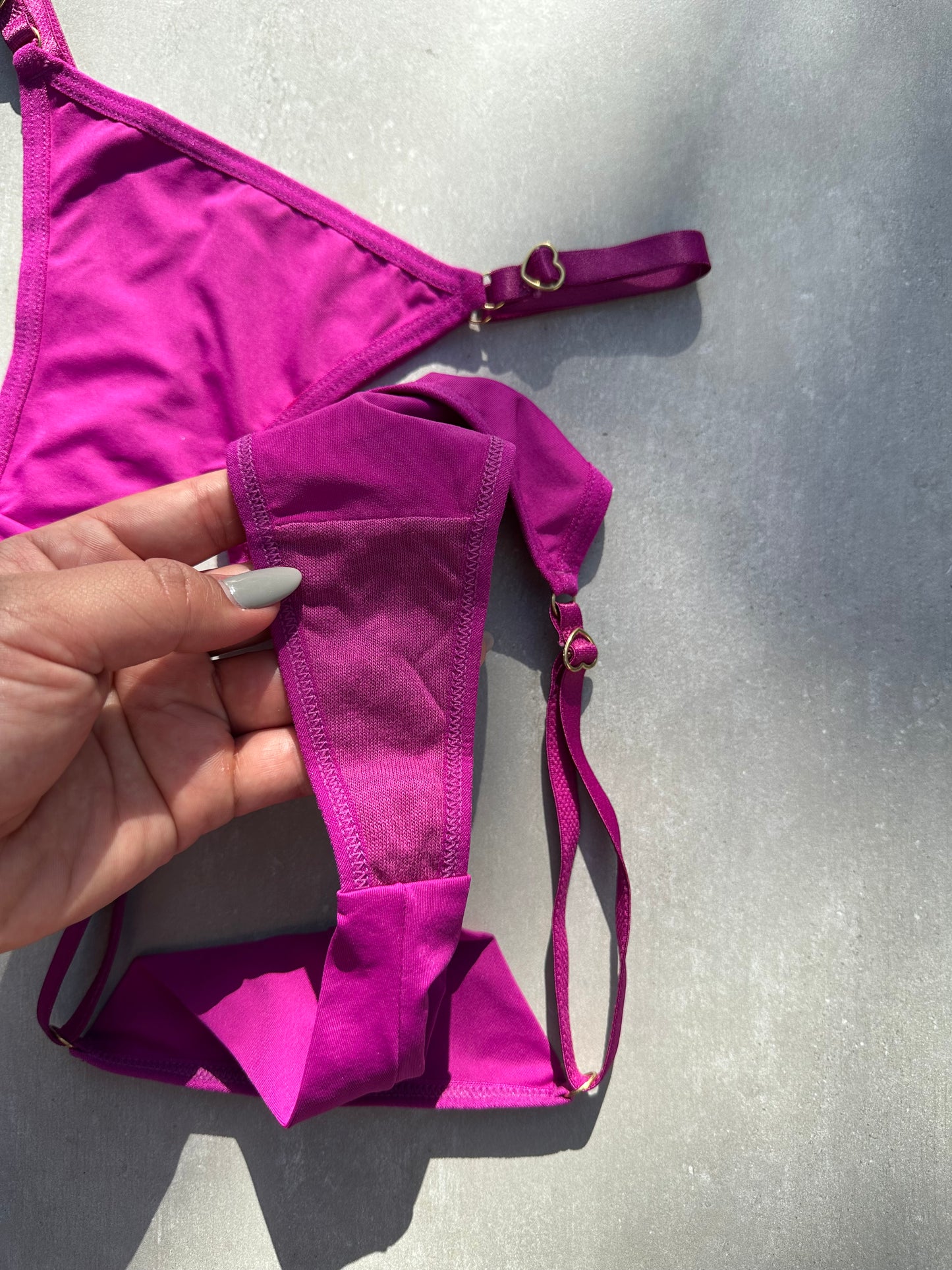 SECOND SKIN ADJUSTABLE THONG – FUCHSIA