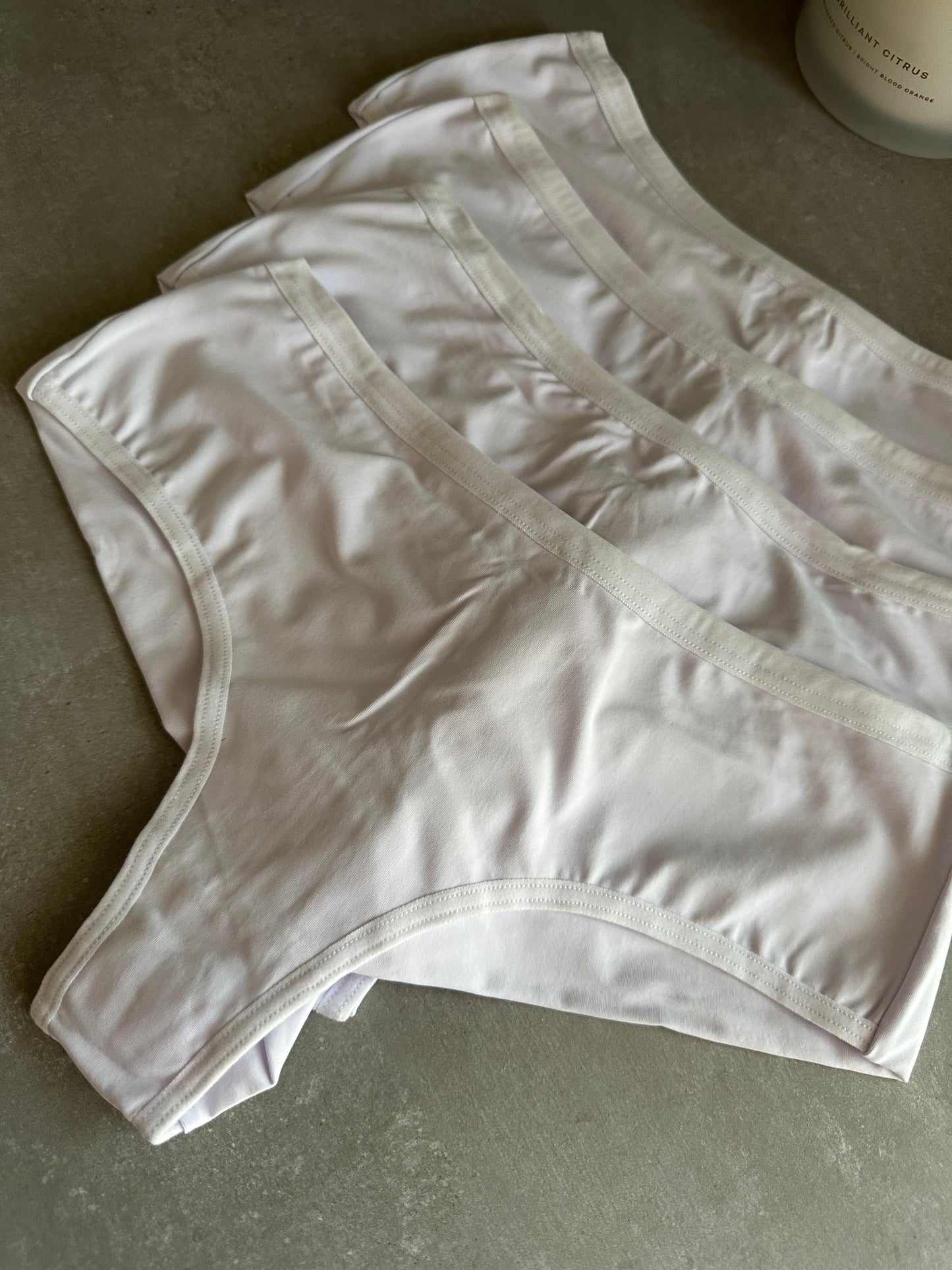 COMFORT MID-WAIST BRIEF – WHITE