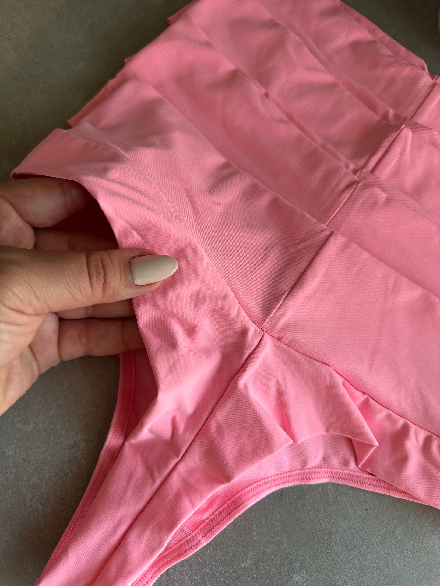 SCULPT HIGH-WAIST THONG – NEON PINK