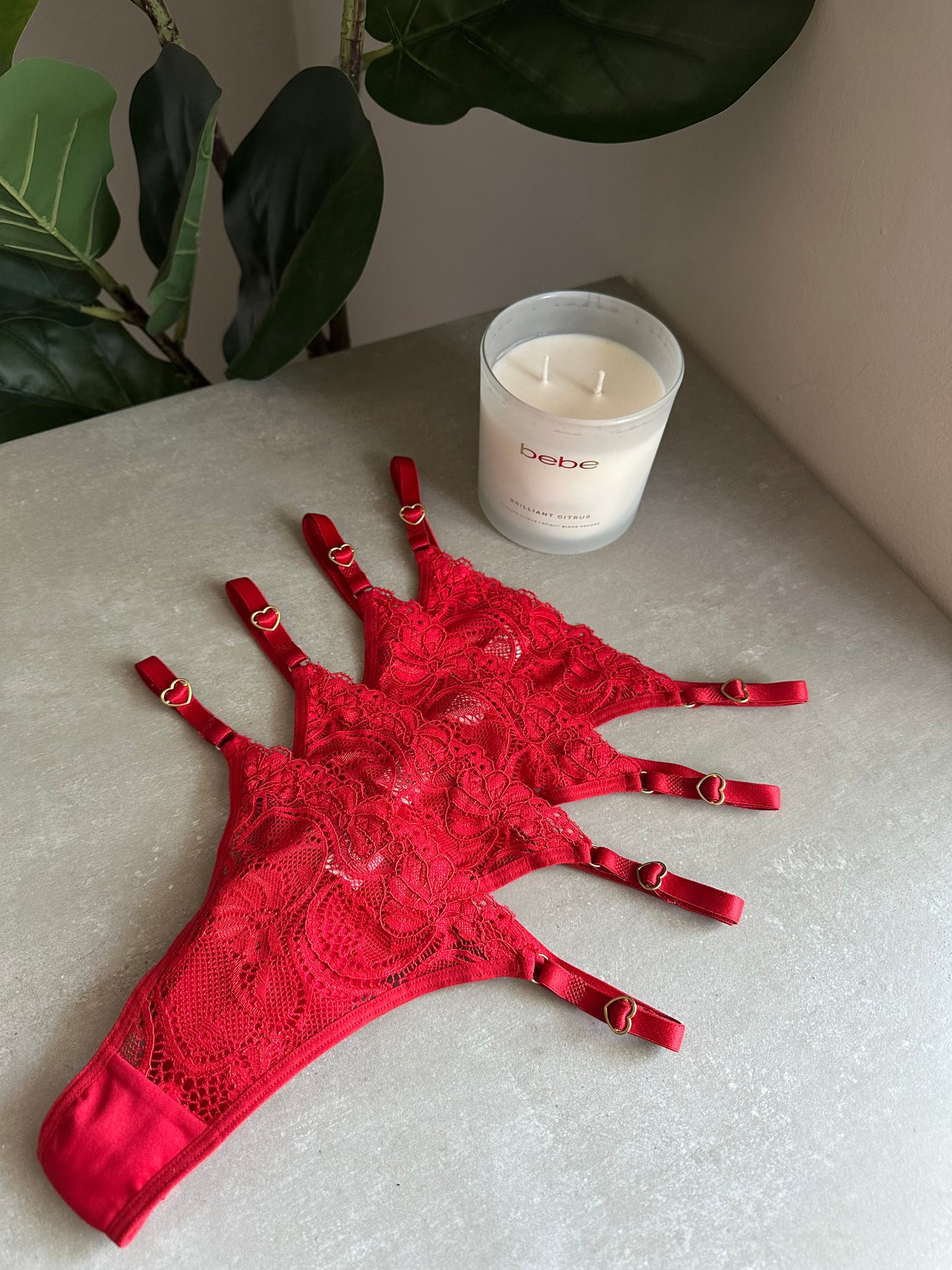 SECOND SKIN LACE THONG – RED