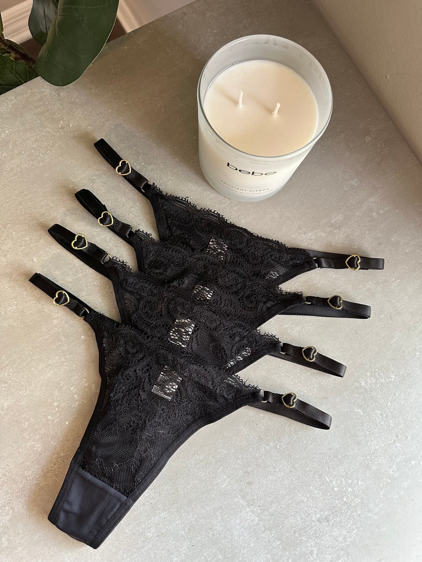SECOND SKIN LACE THONG – BLACK