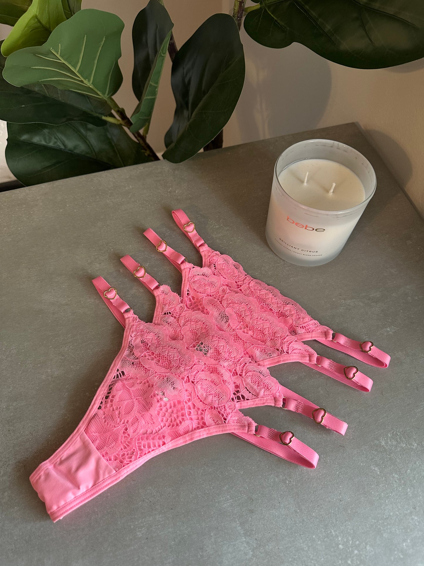 SECOND SKIN LACE THONG – NEON PINK
