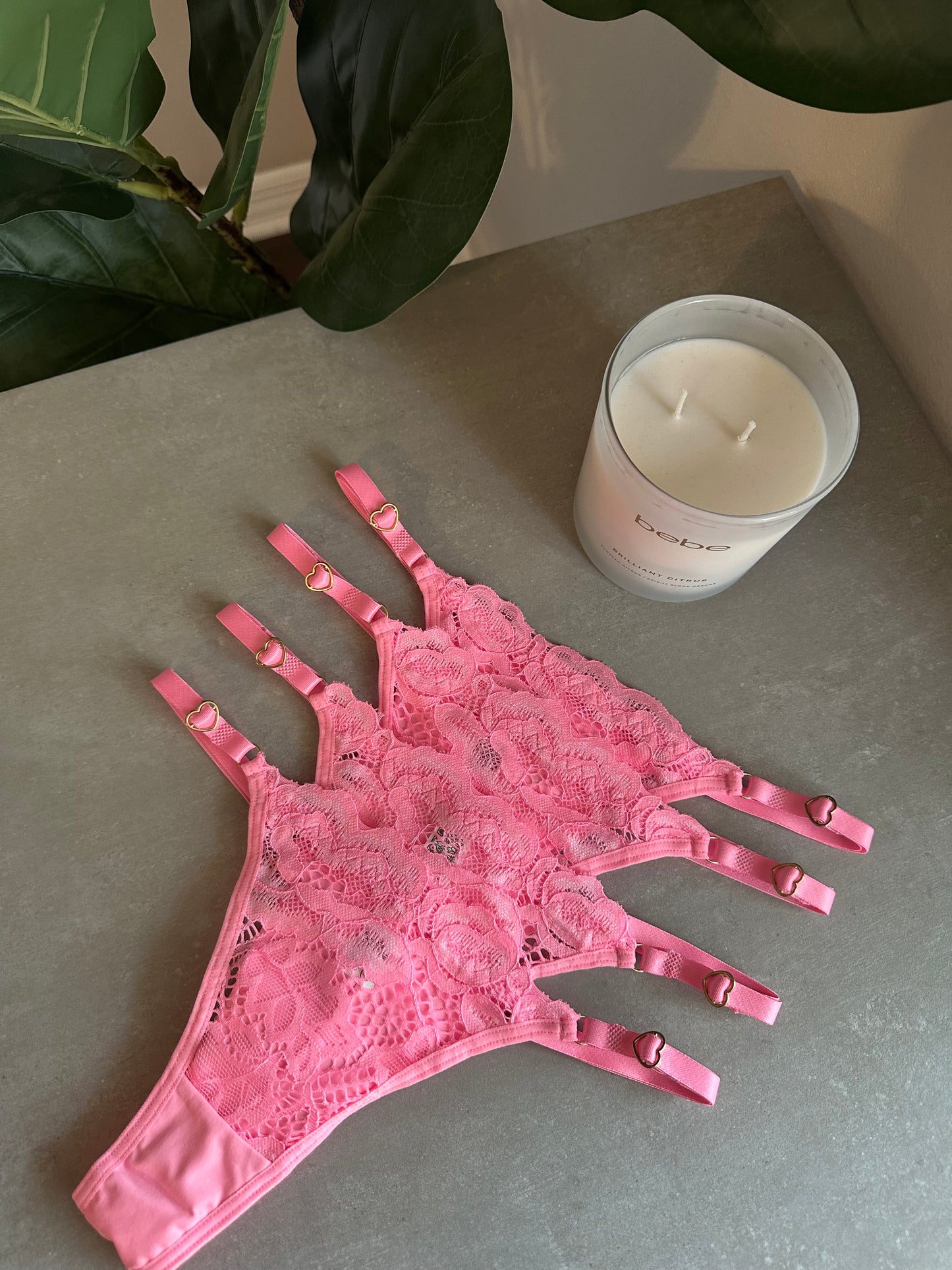 SECOND SKIN LACE THONG – NEON PINK