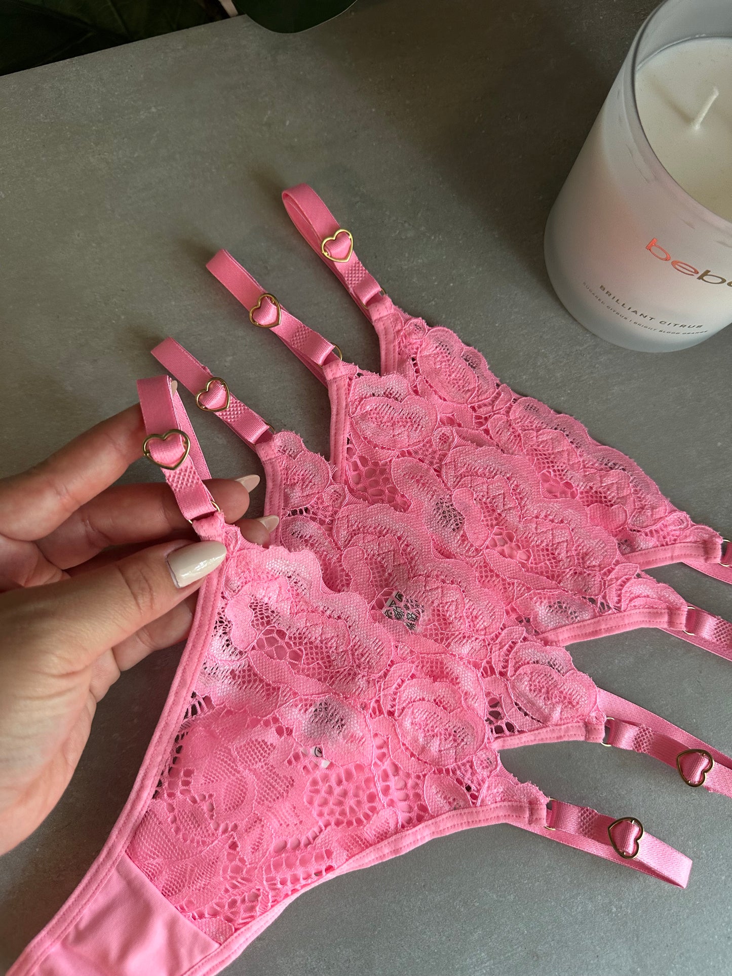 SECOND SKIN LACE THONG – NEON PINK