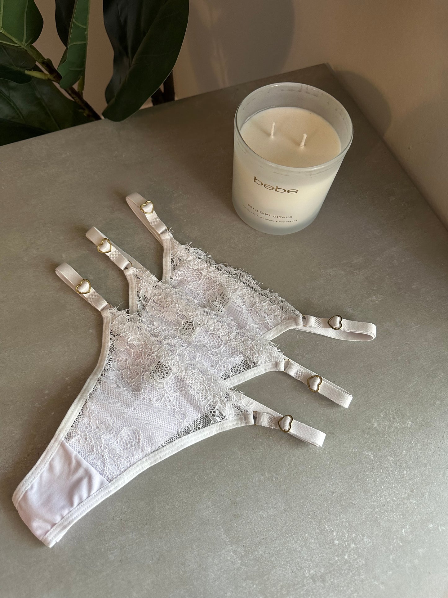 SECOND SKIN LACE THONG – WHITE