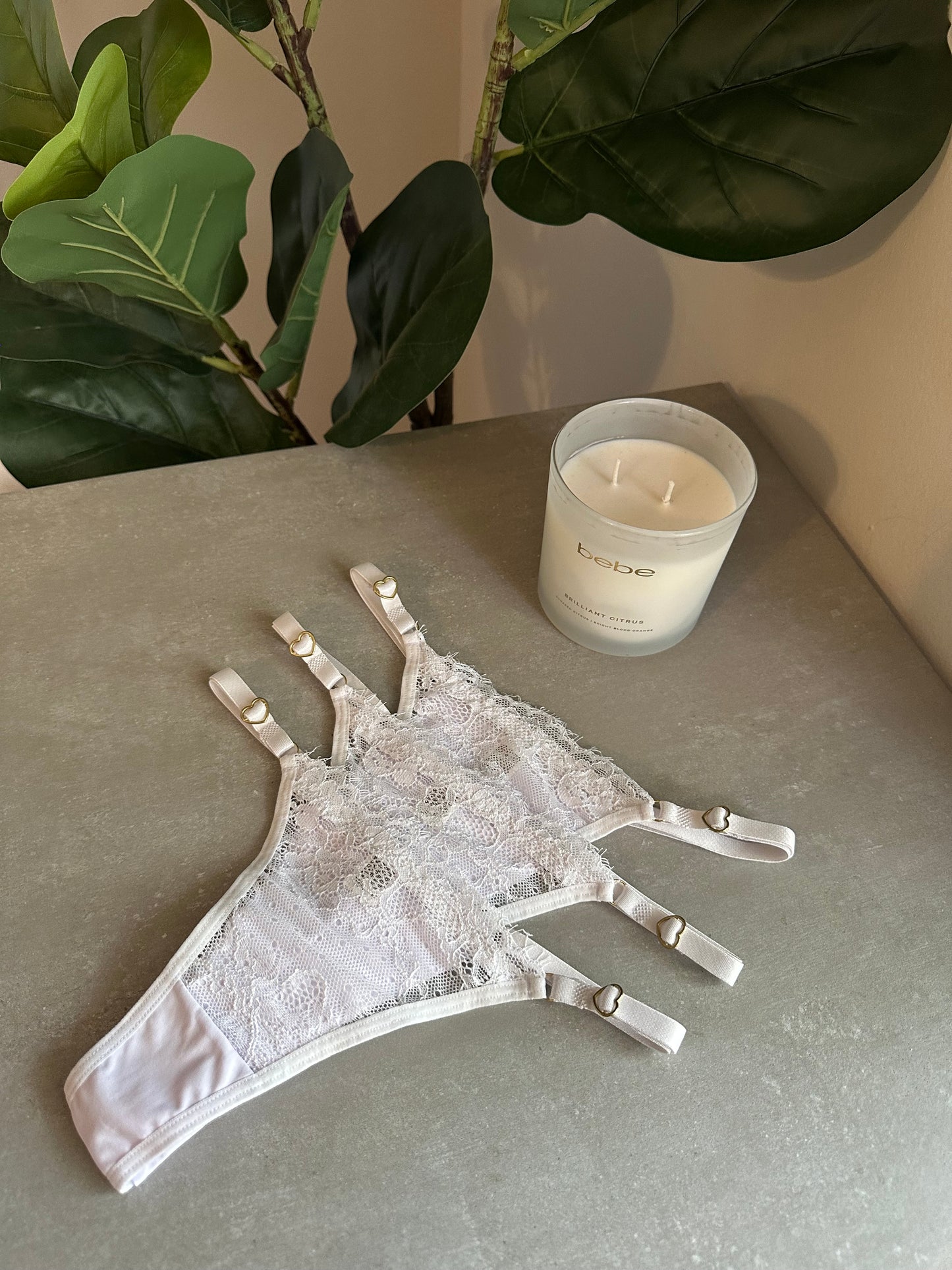 SECOND SKIN LACE THONG – WHITE
