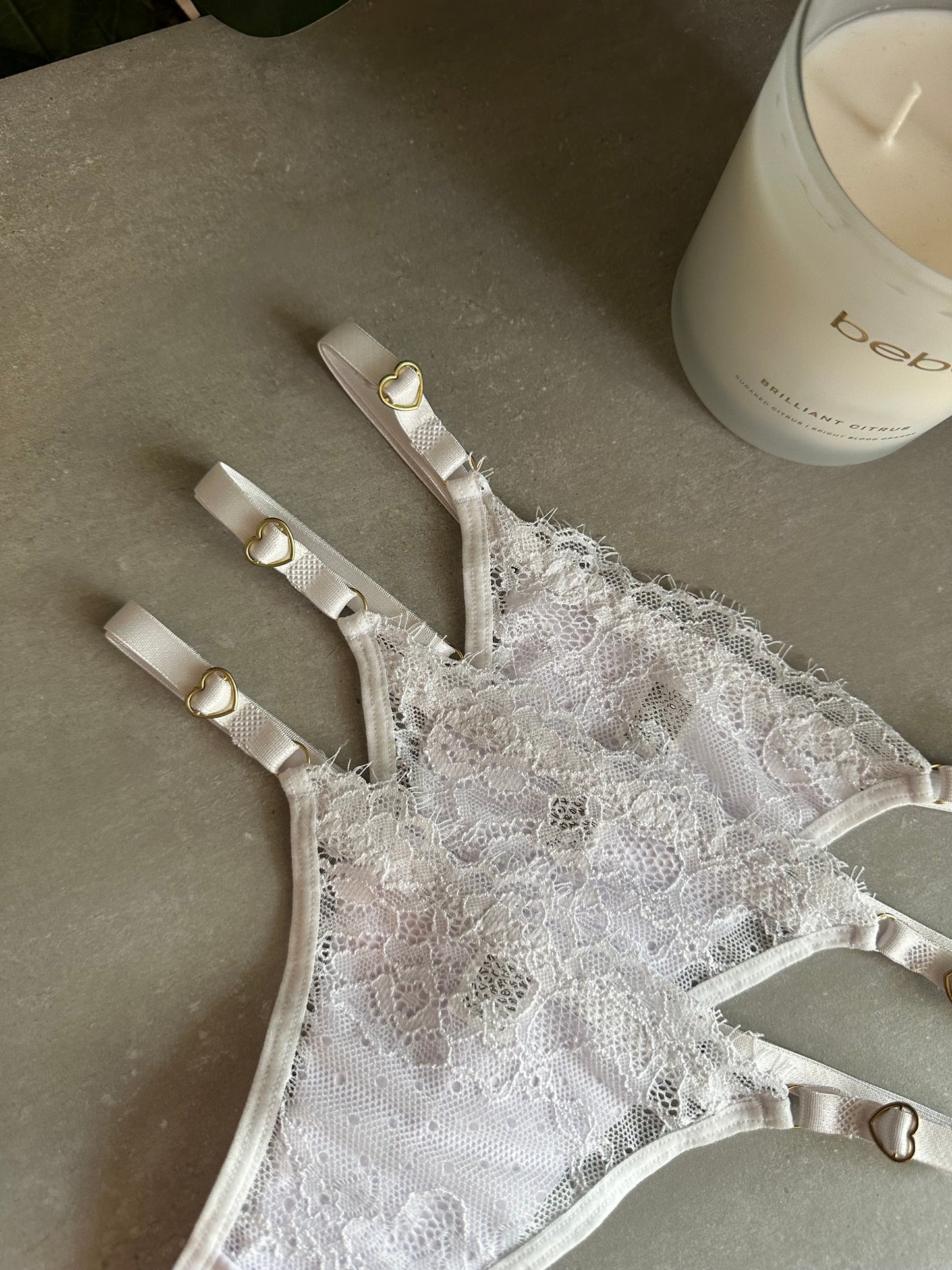 SECOND SKIN LACE THONG – WHITE