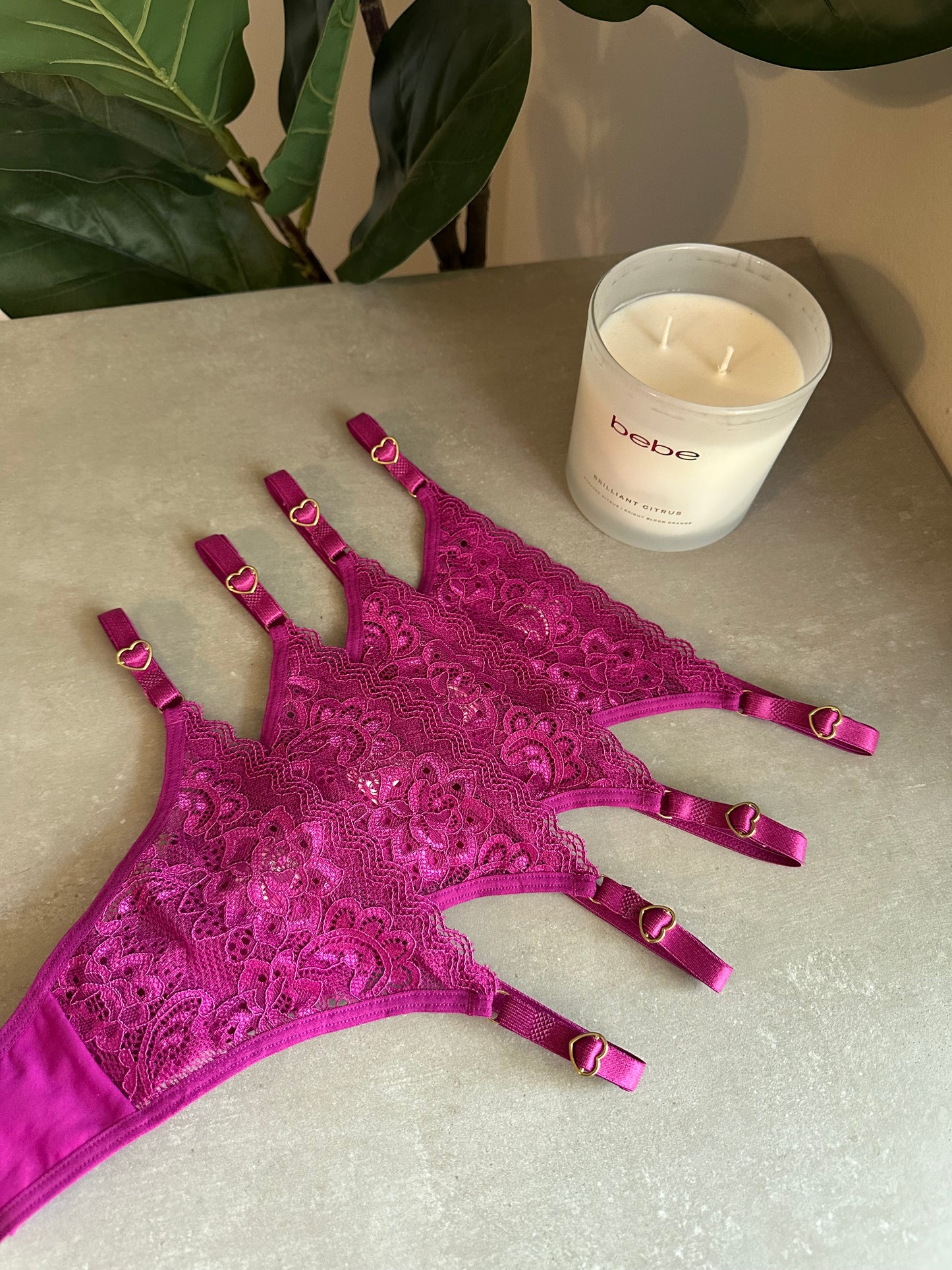 SECOND SKIN LACE THONG – FUCHSIA
