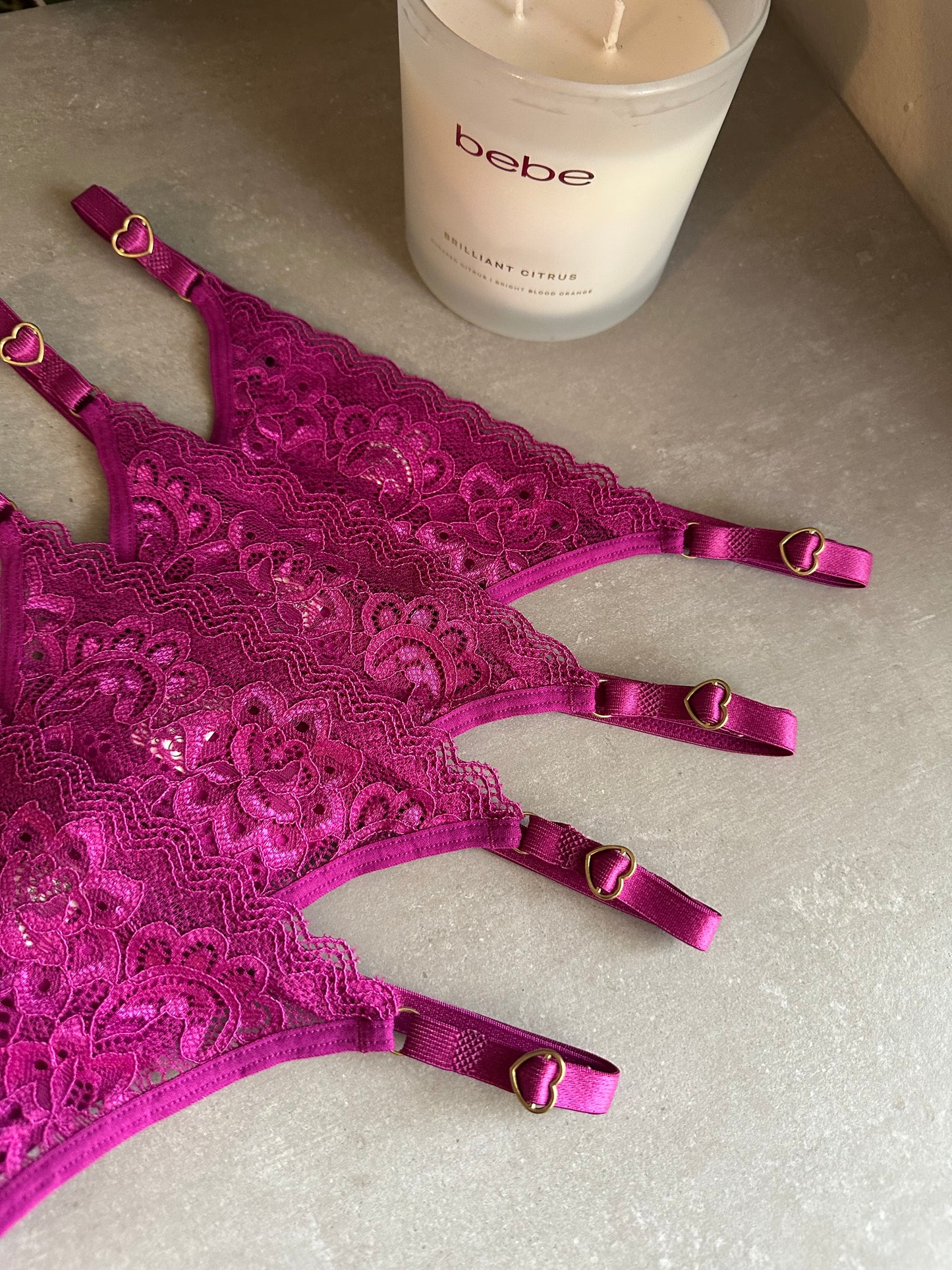 SECOND SKIN LACE THONG – FUCHSIA