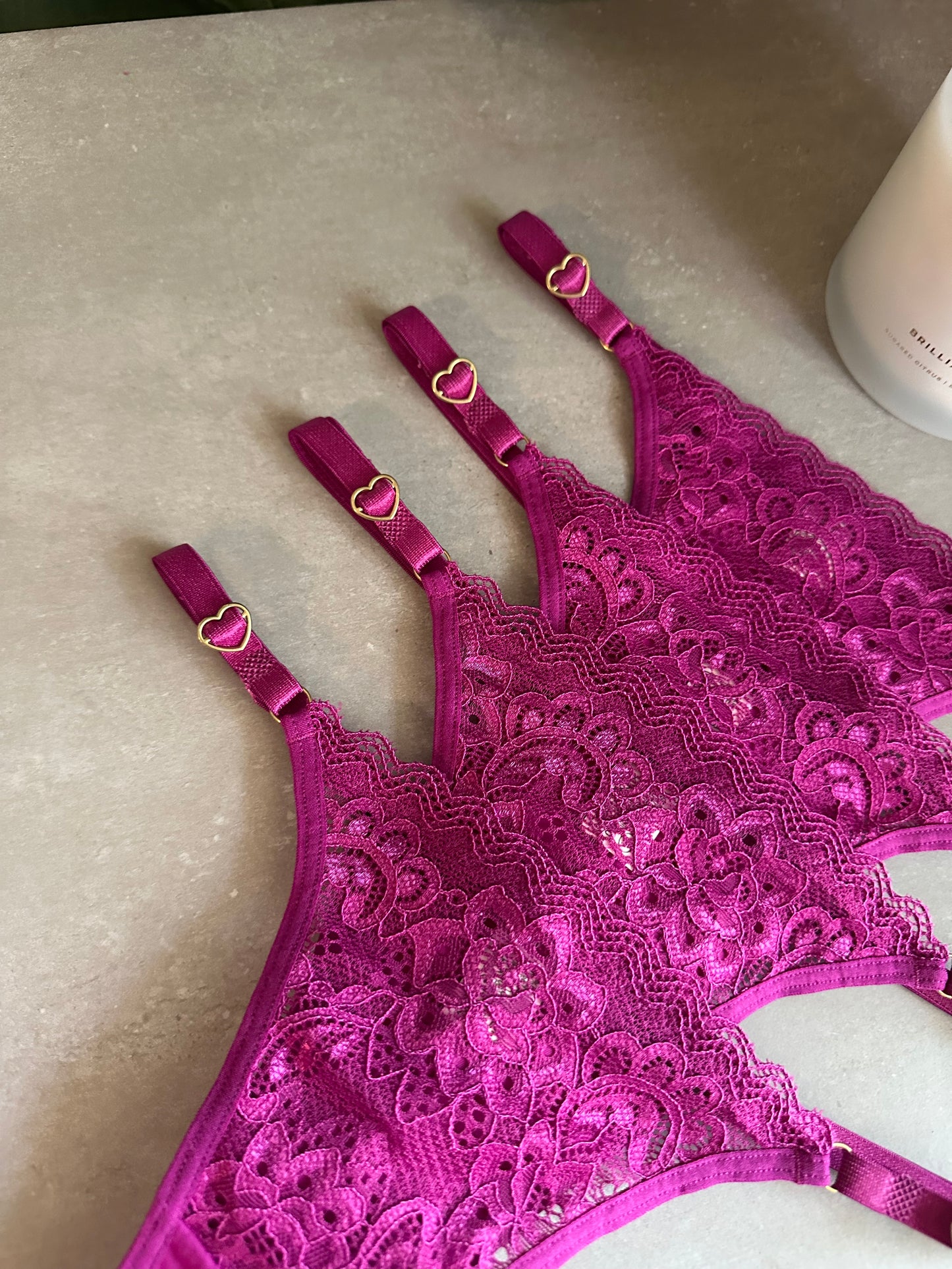 SECOND SKIN LACE THONG – FUCHSIA