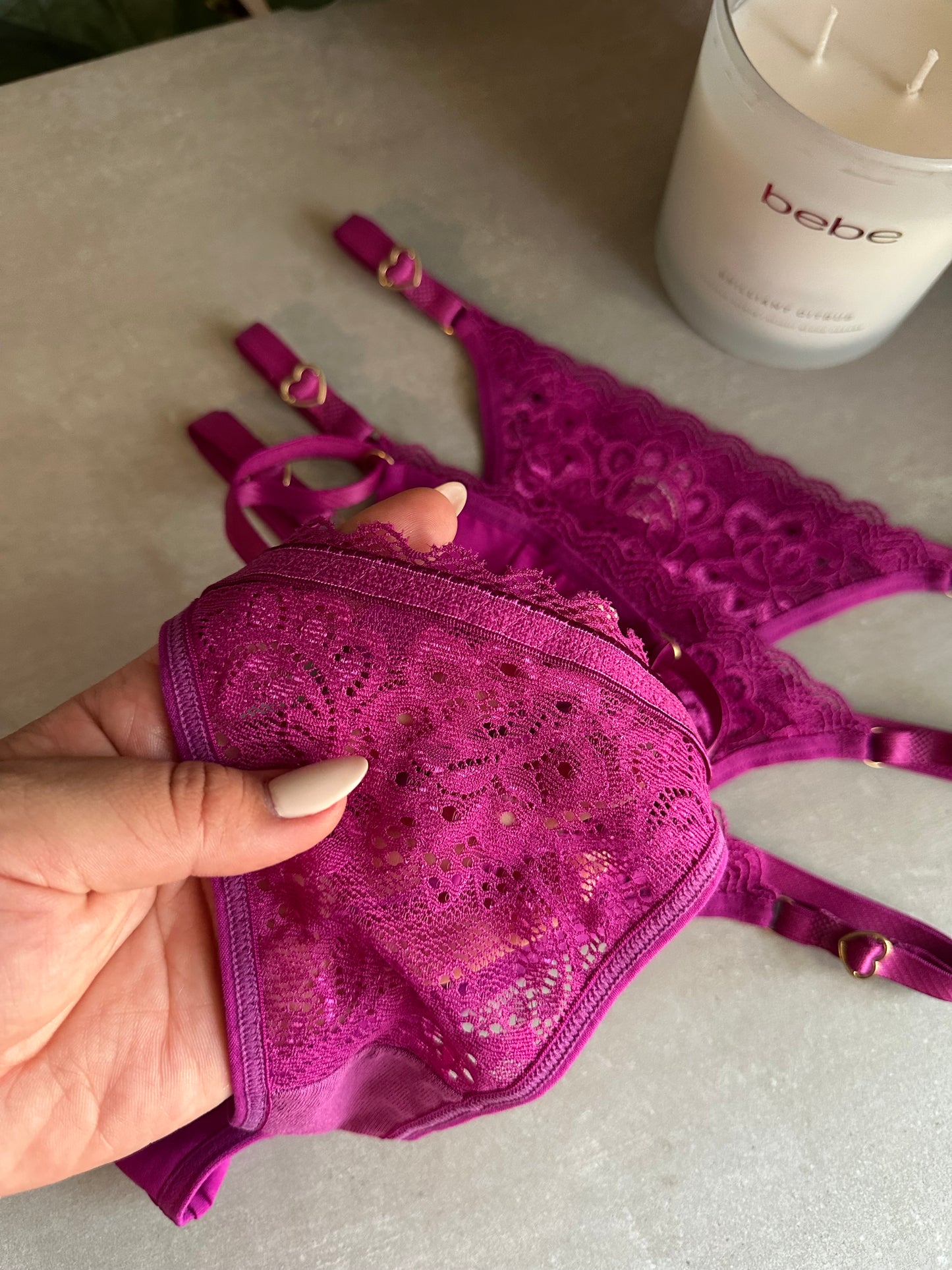 SECOND SKIN LACE THONG – FUCHSIA