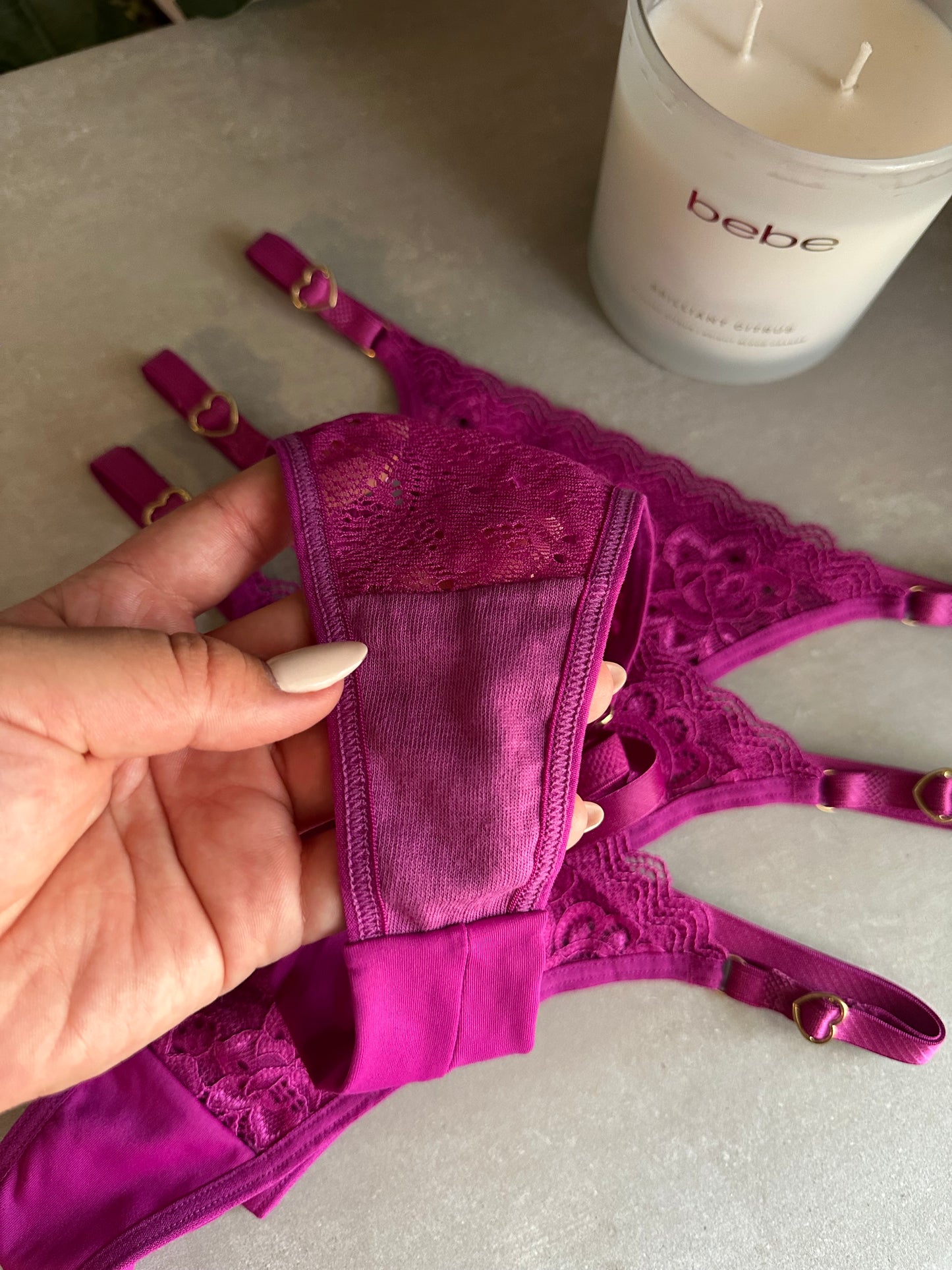 SECOND SKIN LACE THONG – FUCHSIA
