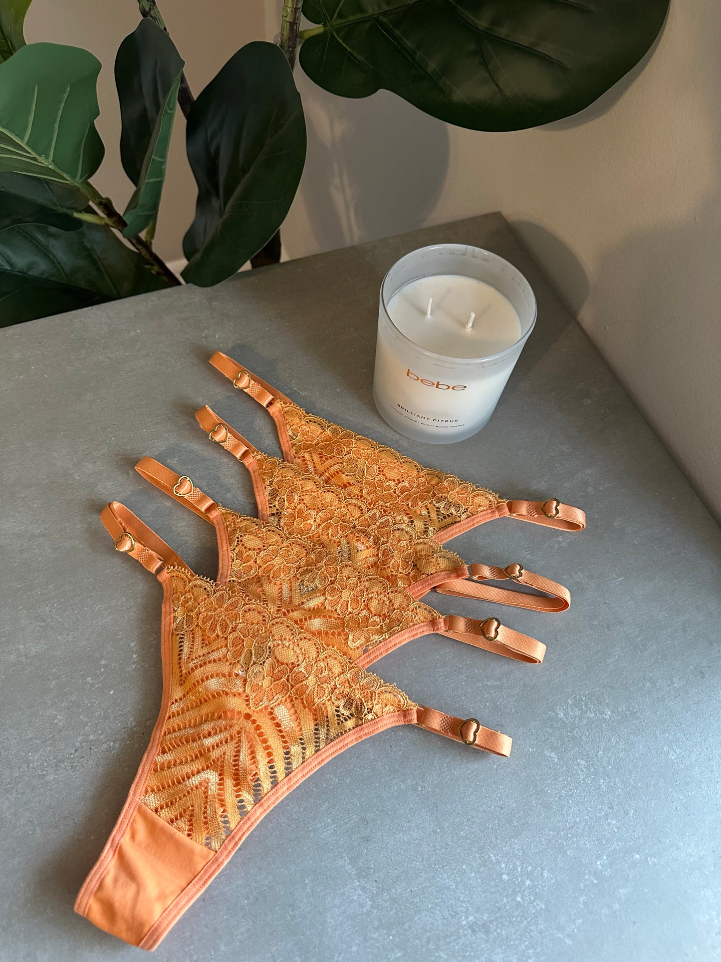SECOND SKIN LACE THONG – ORANGE