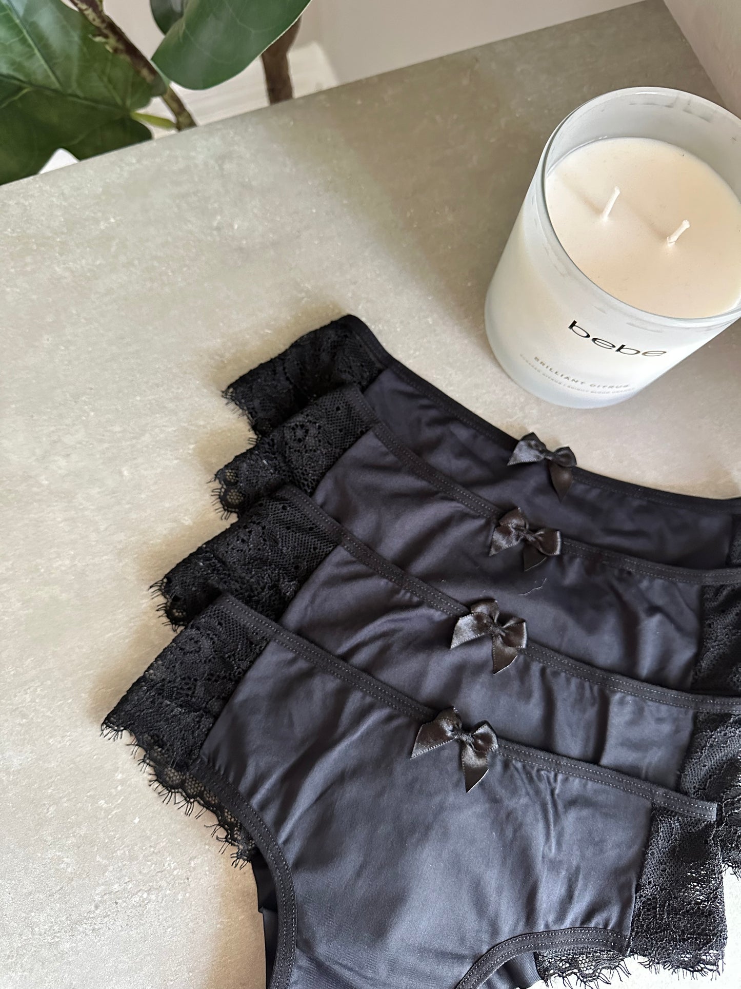 COMFORT LACE BRIEF – BLACK